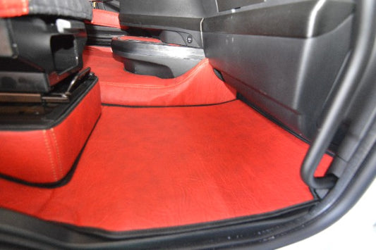 Obicia podstaw foteli/cokoły PRESTIGE-LINE IVECO S-WAY od 2019 CZERWONY SABA