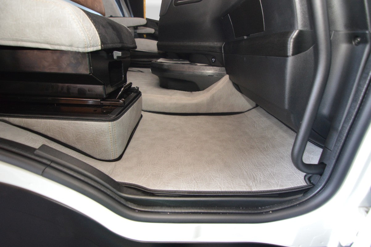 Obicia podstaw foteli/cokoły PRESTIGE-LINE IVECO S-WAY od 2019 SZARY SABA