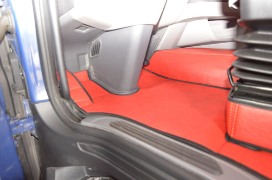 Obicia podstaw foteli/cokoły PRESTIGE-LINE SCANIA seria R,S od 2017 fotel pasażera nieamortyzowany CZERWONY SABA